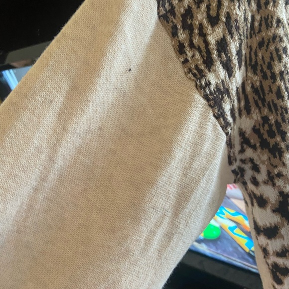 Time and Tru Beige Leopard Sweater - Picture 5 of 13